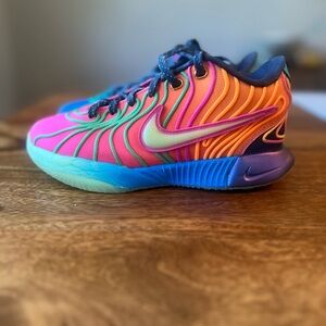 Nike LeBron 21 EP Optimism: Kids Sneakers